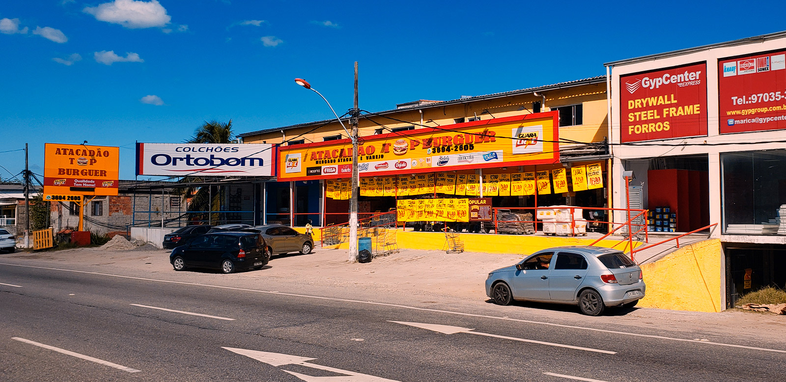 Foto da Fachada da Loja Atacadão TOP Burguer, unidade em Maricá